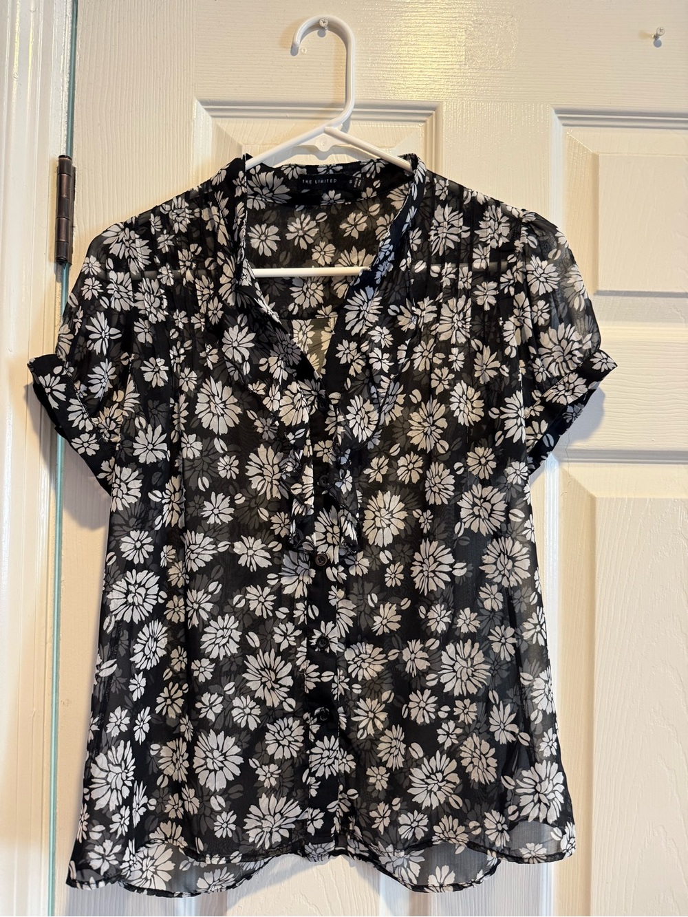 The Limited Black & White Floral Button-Up Short Sleeve Blouse